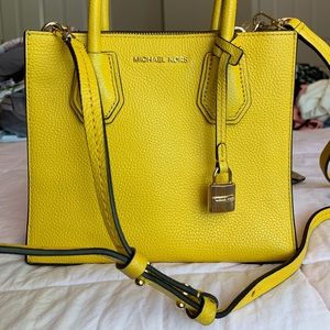 Michael Kors cross over bag Mustard yellow